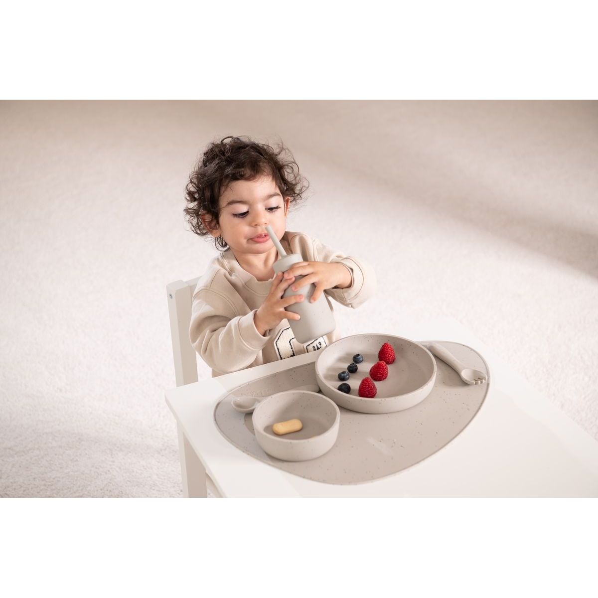 KikkaBoo Láhev s brčkem Platinum Silicone Sand