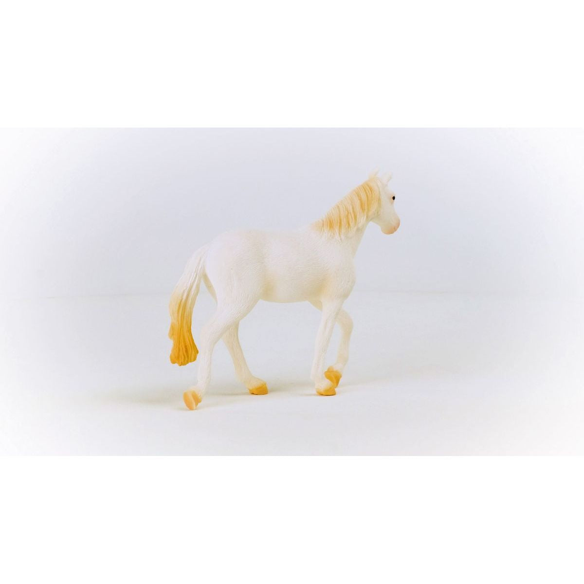 Schleich 13959 Zvířátko Klisna plemene Camarillo