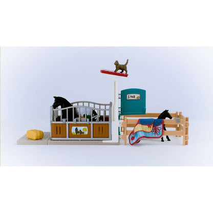 Schleich 42611 Box pro koně s křeslem a hříbětem