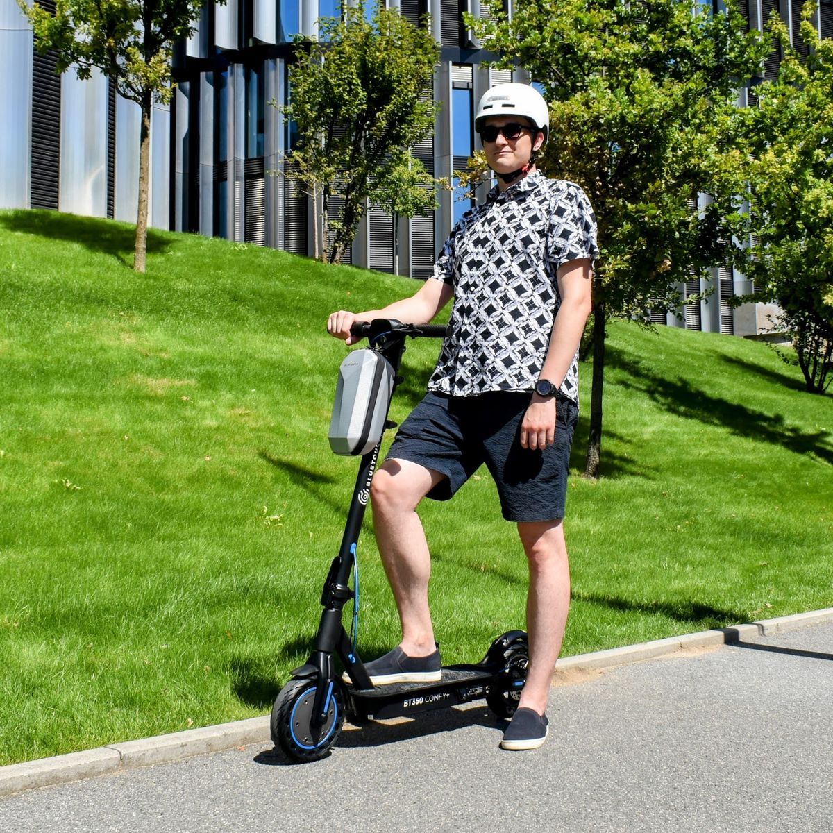 BLUETOUCH Elektrokoloběžka BT350 COMFY+ černomodrá