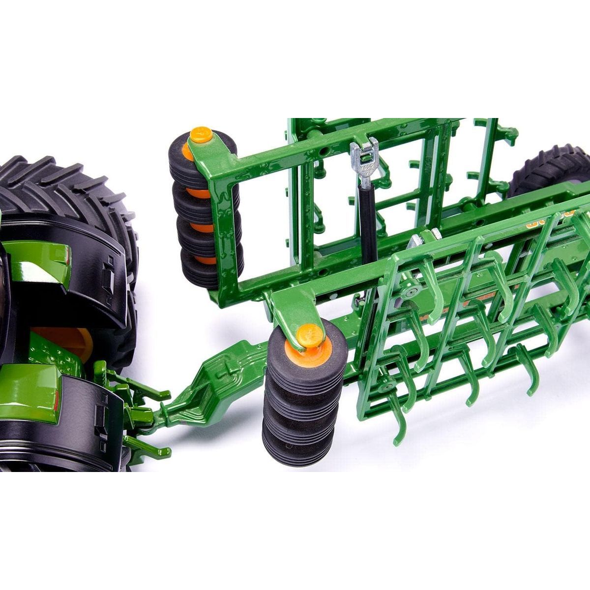 SIKU Farmer 2069 půdní podmítač za traktor - Poškozený obal