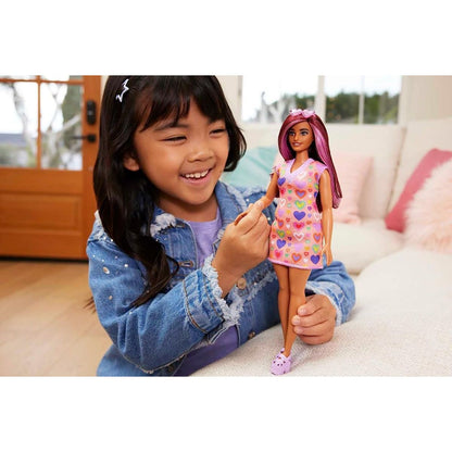 Barbie modelka šaty se sladkými srdíčky