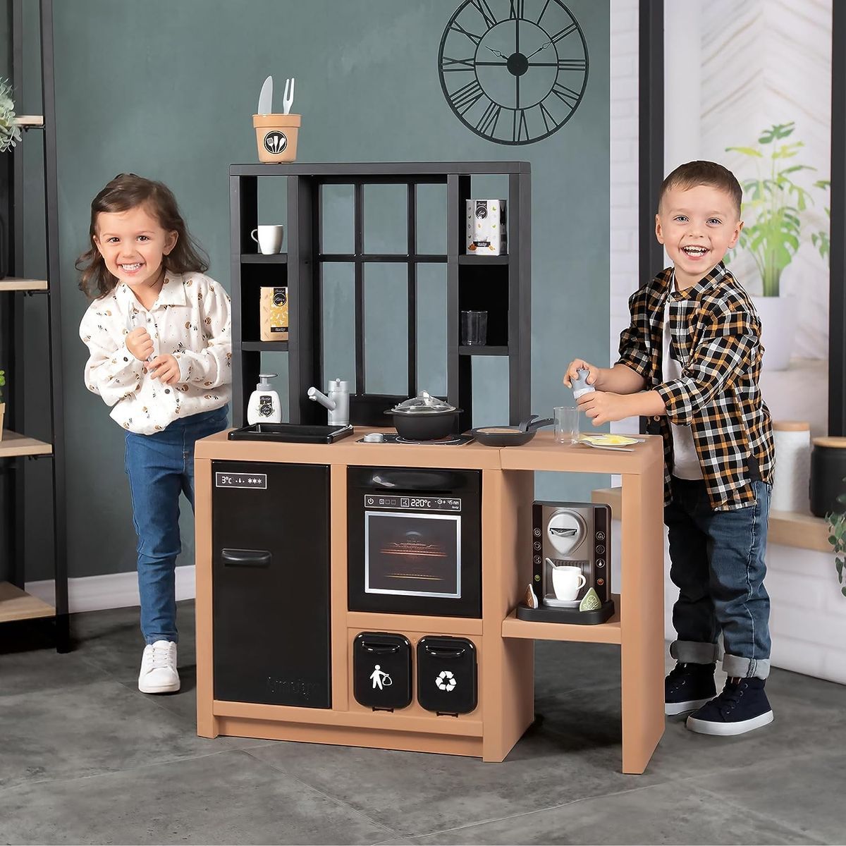 Smoby Kuchyňka Loft s bohatým příslušenstvím