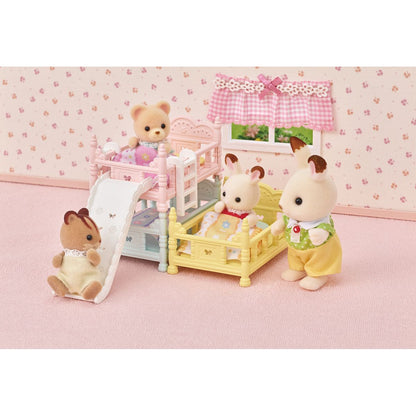 Sylvanian Families Nábytek - třípatrová postel se skluzavkou