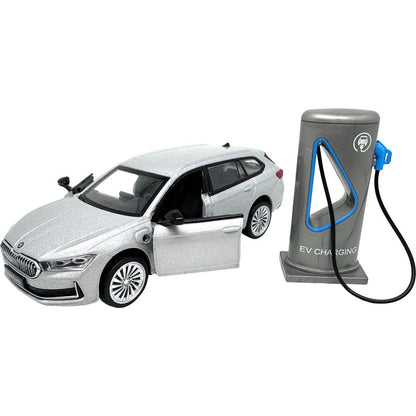 Sparkys 1:35 Škoda Superb IV Combi Stříbrně šedá + nabíjecí stanice