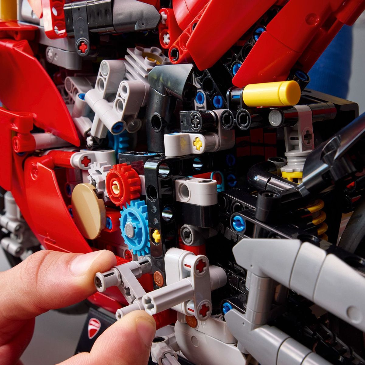 LEGO® Technic 42202 Motorka Ducati Panigale V4 S