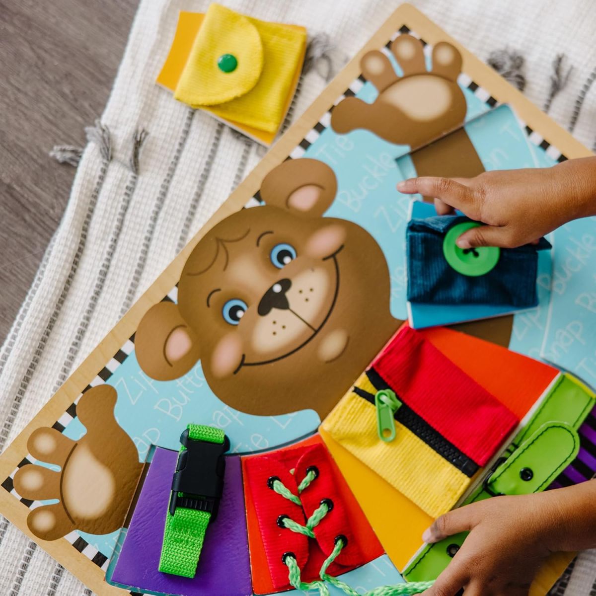 Melissa & Doug základní výuka oblékání