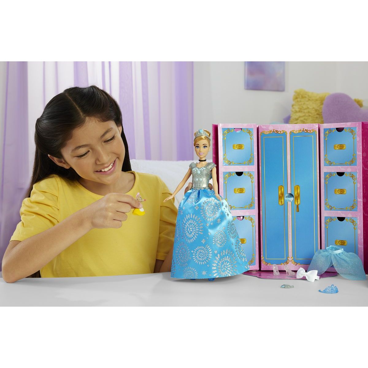 Mattel Disney Princess Panenka s královskými šaty a doplňky - Popelka JCR96